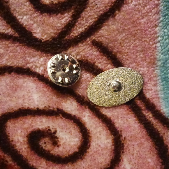 Vintage IAF Lapel pin-$5 add on - Picture 2 of 3
